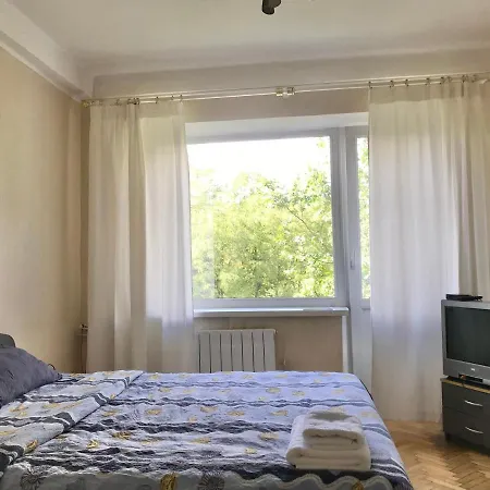 On Garmatna Apartment Kyiv